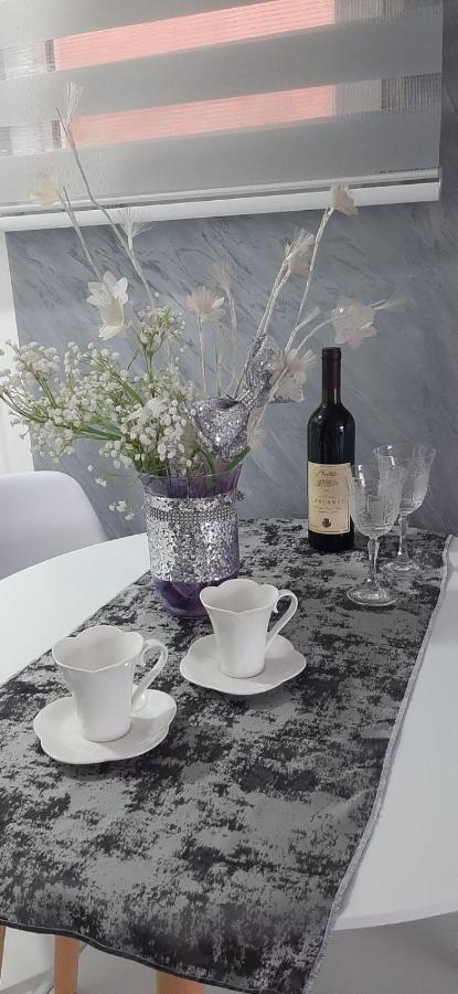 Cozzy Apartment Near The Aiport 포드고리차 외부 사진