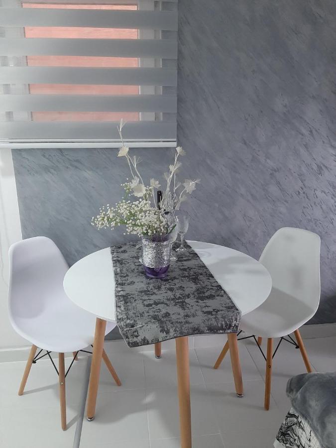 Cozzy Apartment Near The Aiport 포드고리차 외부 사진
