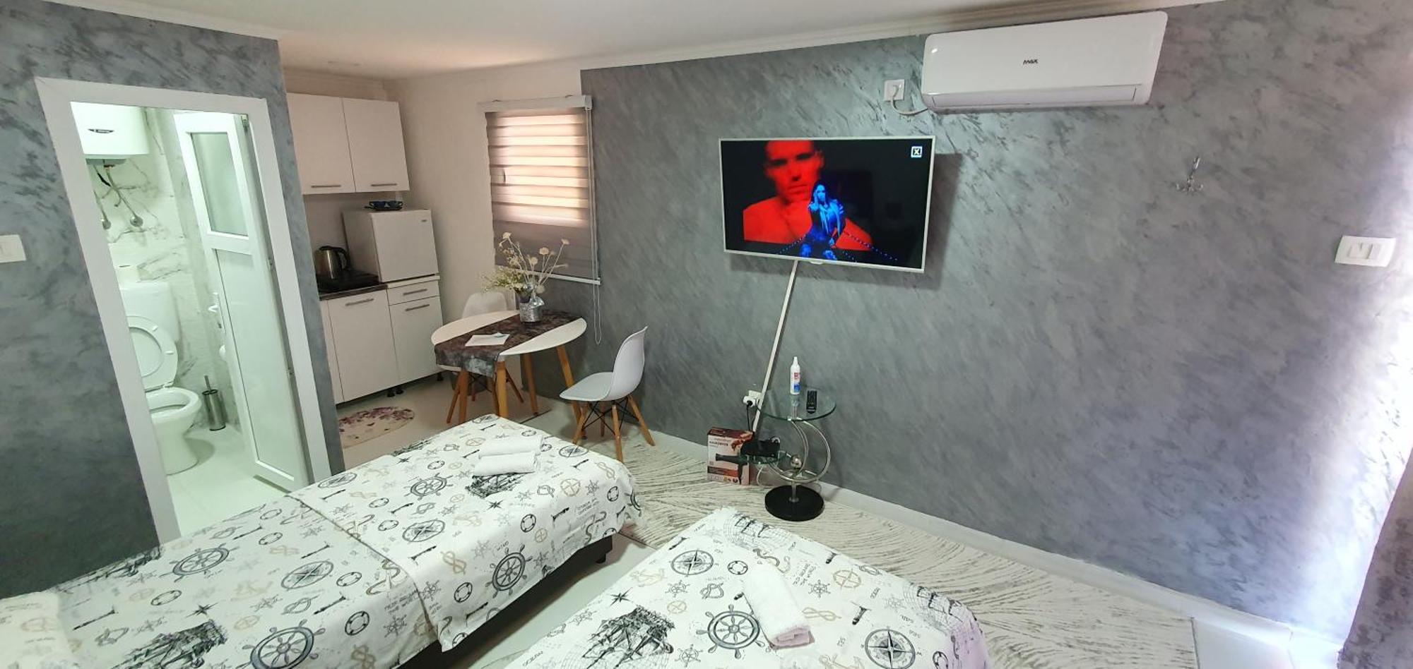 Cozzy Apartment Near The Aiport 포드고리차 외부 사진